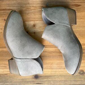 JOURNEE COLLECTION BOOTS